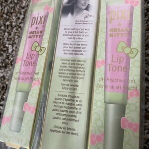 Pixi + Hello Kitty Lip PH reaction